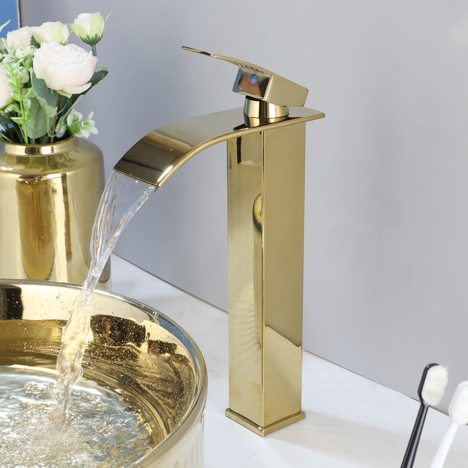 da59016921316c34c786eece05f72037.jpg-full Transform your bathroom into a luxurious retreat with our Luxury Gold Round Ceramic Vessel Sink and Faucet Combo. Featuring a traditional Chinese hand-painted blue and white floral design, this above-counter sink combines artistry with functionality. Crafted from high-quality ceramic and fired at 1300°C, each sink is a durable masterpiece, designed to withstand everyday use while maintaining its beauty. The gold-polished faucet perfectly complements the elegant design, making it an ideal choice for those seeking sophistication and style.