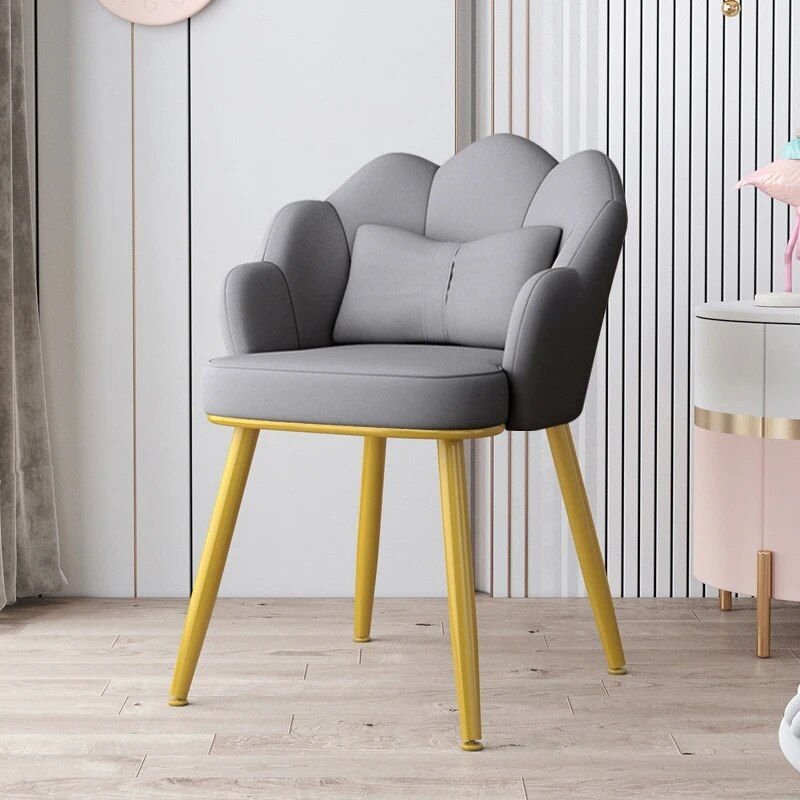 124cca3f39184e49f99a356c8833d000.jpg-full Introducing the Modern White Leather Armchair—where minimalist design meets luxurious comfort. Upholstered in high-quality genuine leather, this sleek armchair combines style with function, offering both elegance and support. Its clean lines and sturdy construction make it a versatile addition to any space, from the living room to the dining area or even as a chic accent piece. With easy maintenance, supportive handrails, and effortless assembly, this armchair is designed to elevate your home and provide a sophisticated seating experience. Order now and add a touch of modern luxury to your space!