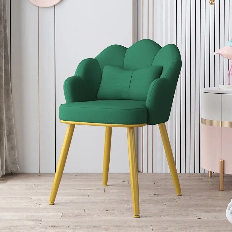 2478fff068a6ad07b6eb7b02027f4e41.jpg-full Introducing the Modern White Leather Armchair—where minimalist design meets luxurious comfort. Upholstered in high-quality genuine leather, this sleek armchair combines style with function, offering both elegance and support. Its clean lines and sturdy construction make it a versatile addition to any space, from the living room to the dining area or even as a chic accent piece. With easy maintenance, supportive handrails, and effortless assembly, this armchair is designed to elevate your home and provide a sophisticated seating experience. Order now and add a touch of modern luxury to your space!